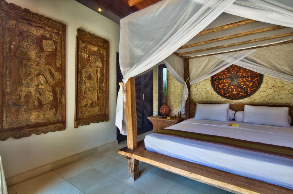 North Bali Villa Woodcarving In Bedroom